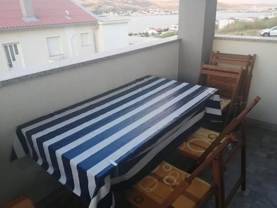 Apartman Dora Lägenhet Pag Town Exteriör bild